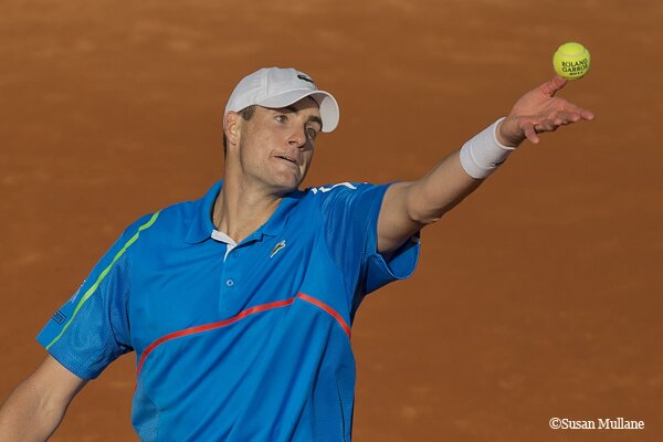 Tennis: French Open Isner vs Robredo